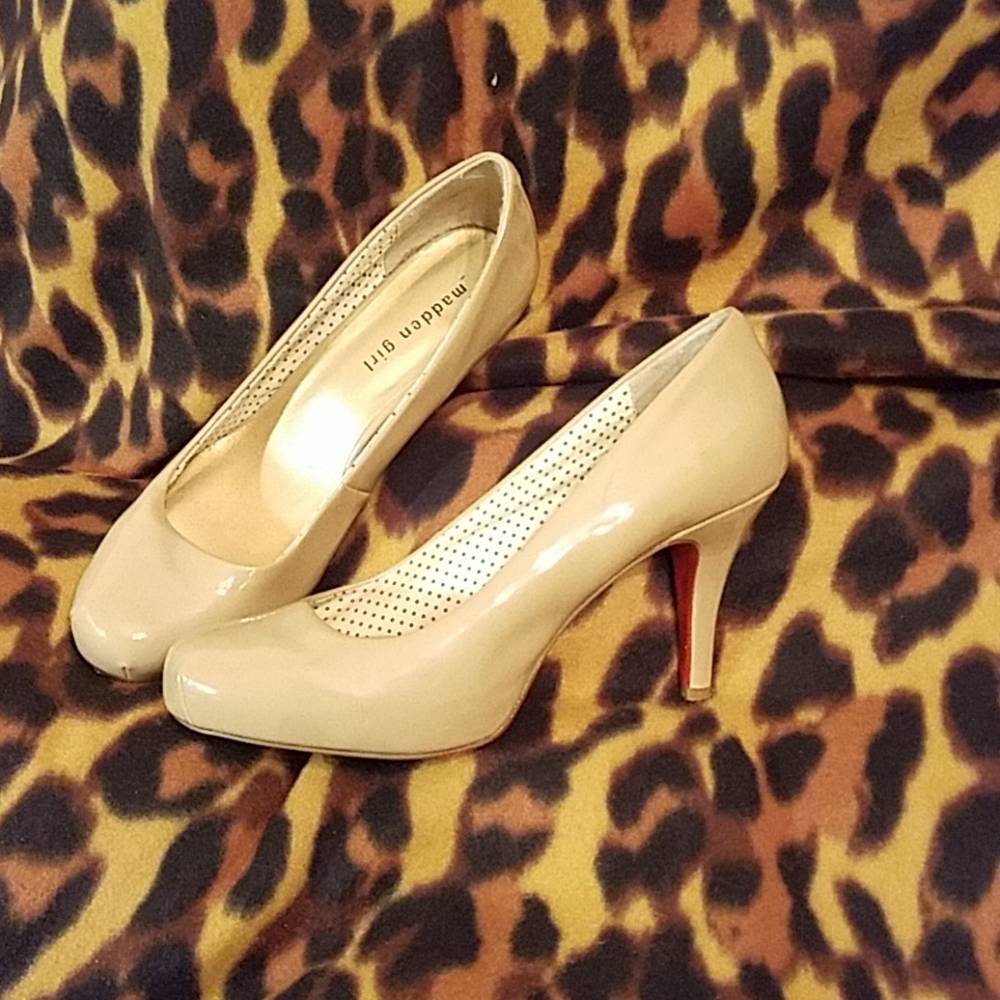 Shoes - Picture 2 of 3